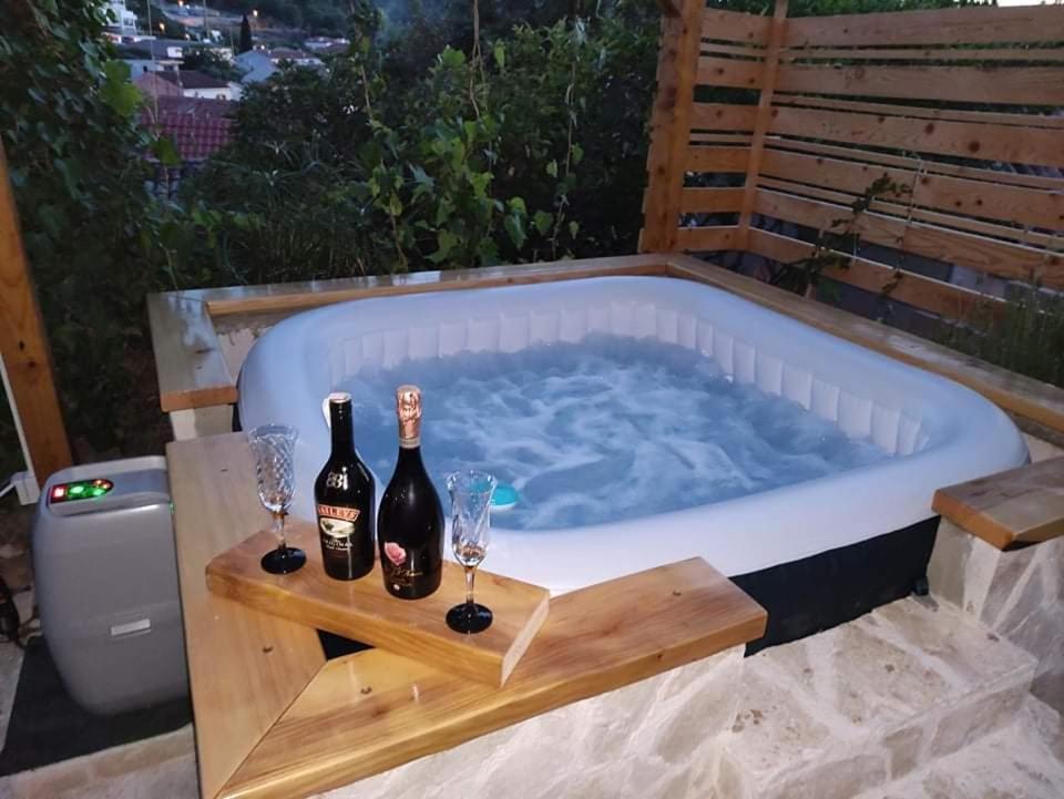 Taverna -sunce- With Jacuzzi Apartment *