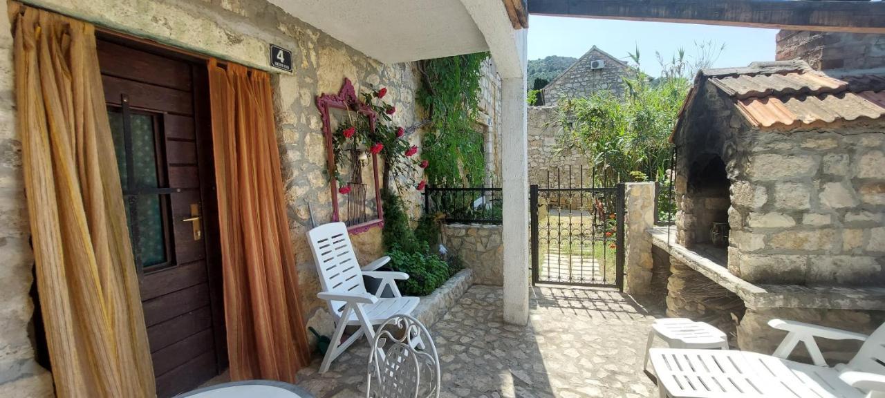 Taverna -sunce- With Jacuzzi Apartment *