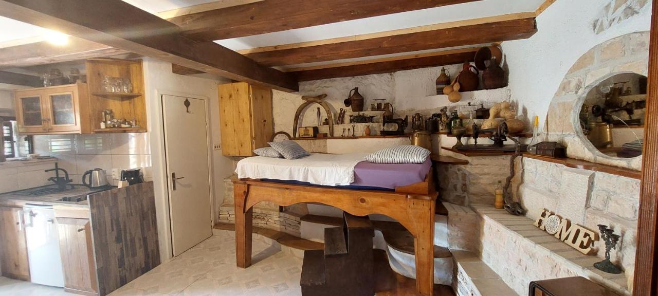 Taverna -sunce- With Jacuzzi Apartment *