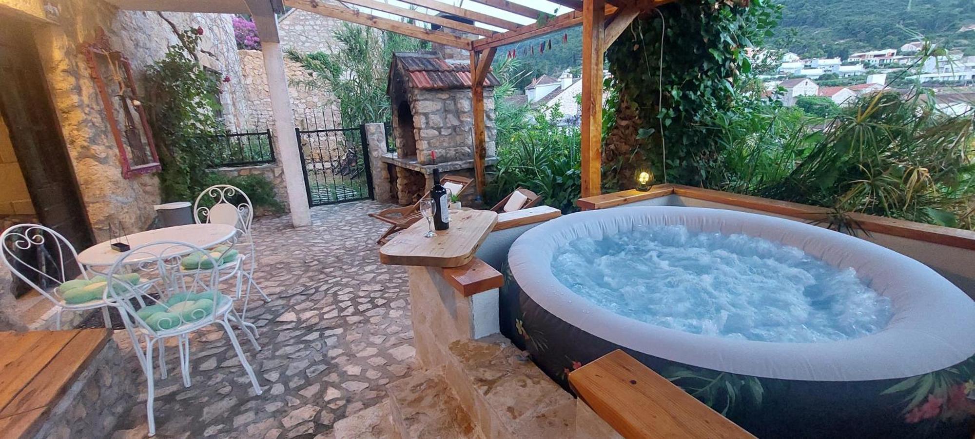 Apartment Taverna -sunce- With Jacuzzi *