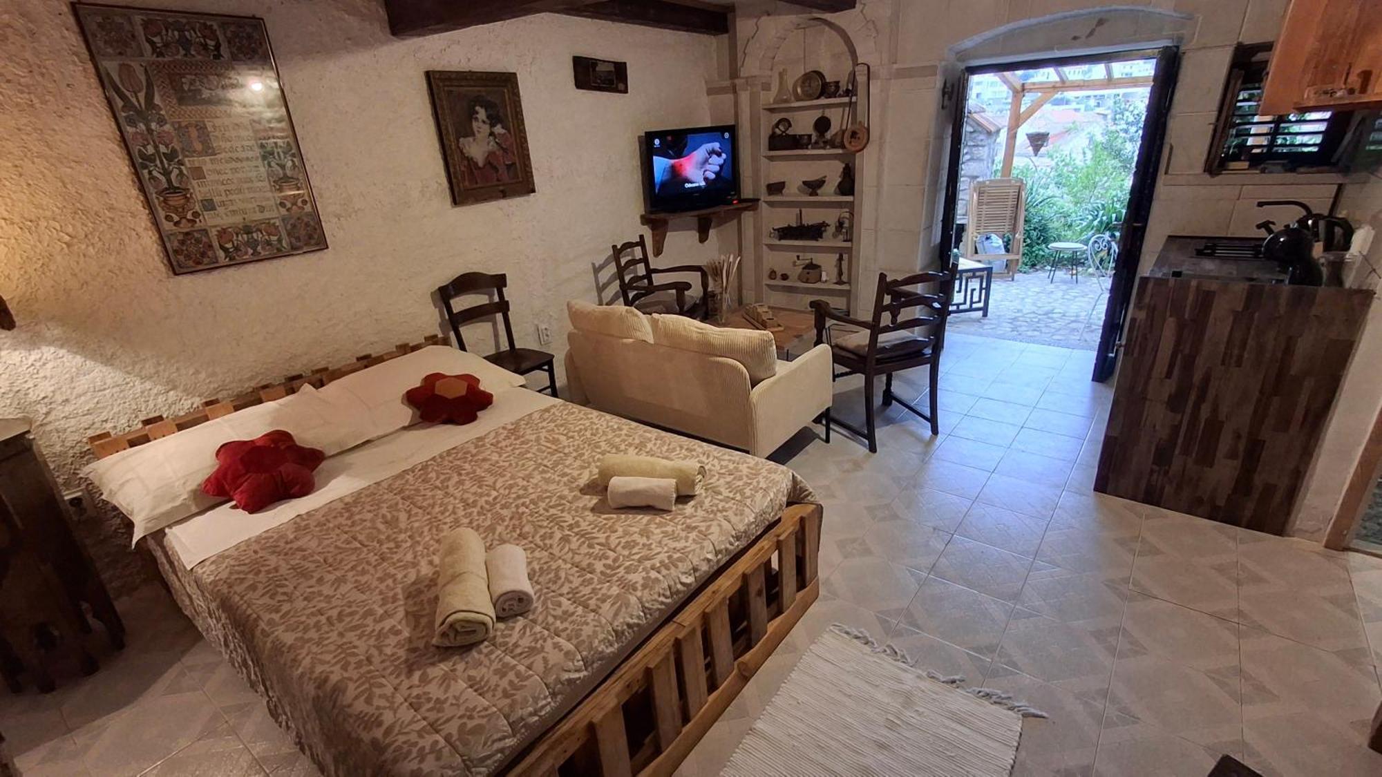 Taverna -sunce- With Jacuzzi * Vis
