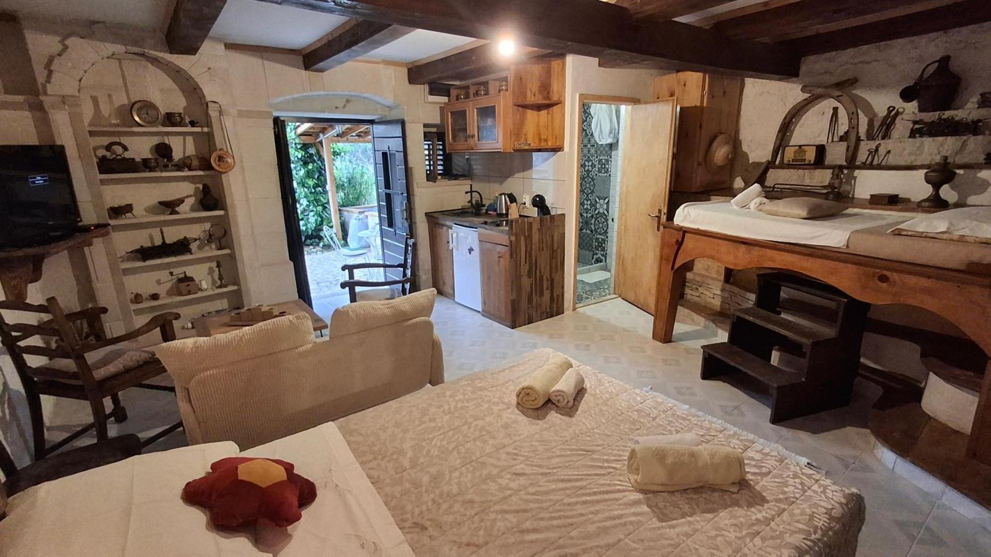 Taverna -sunce- With Jacuzzi Apartment