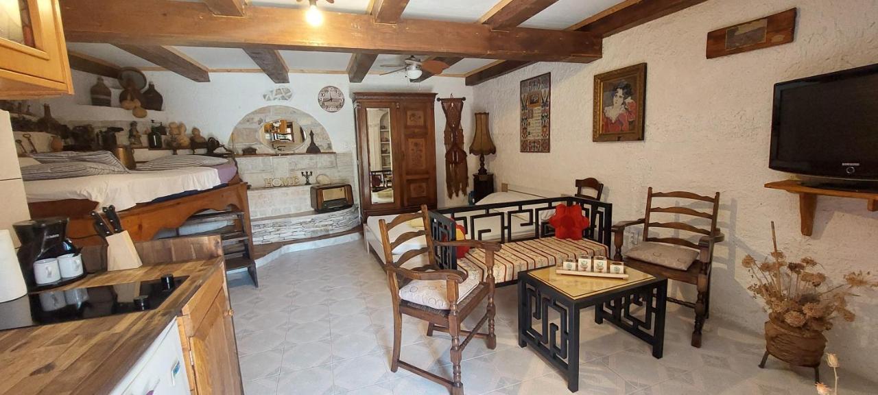 Taverna -sunce- With Jacuzzi Appartement